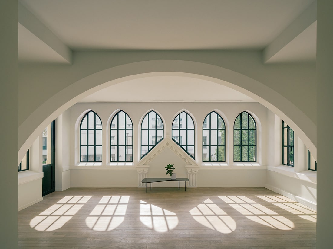 Maud Caubet Architectes & HBHC - Château Levallois © Charly Broyez